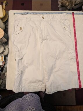 Lauren Ralph Lauren White Cargo Shorts with Button Flap Pockets